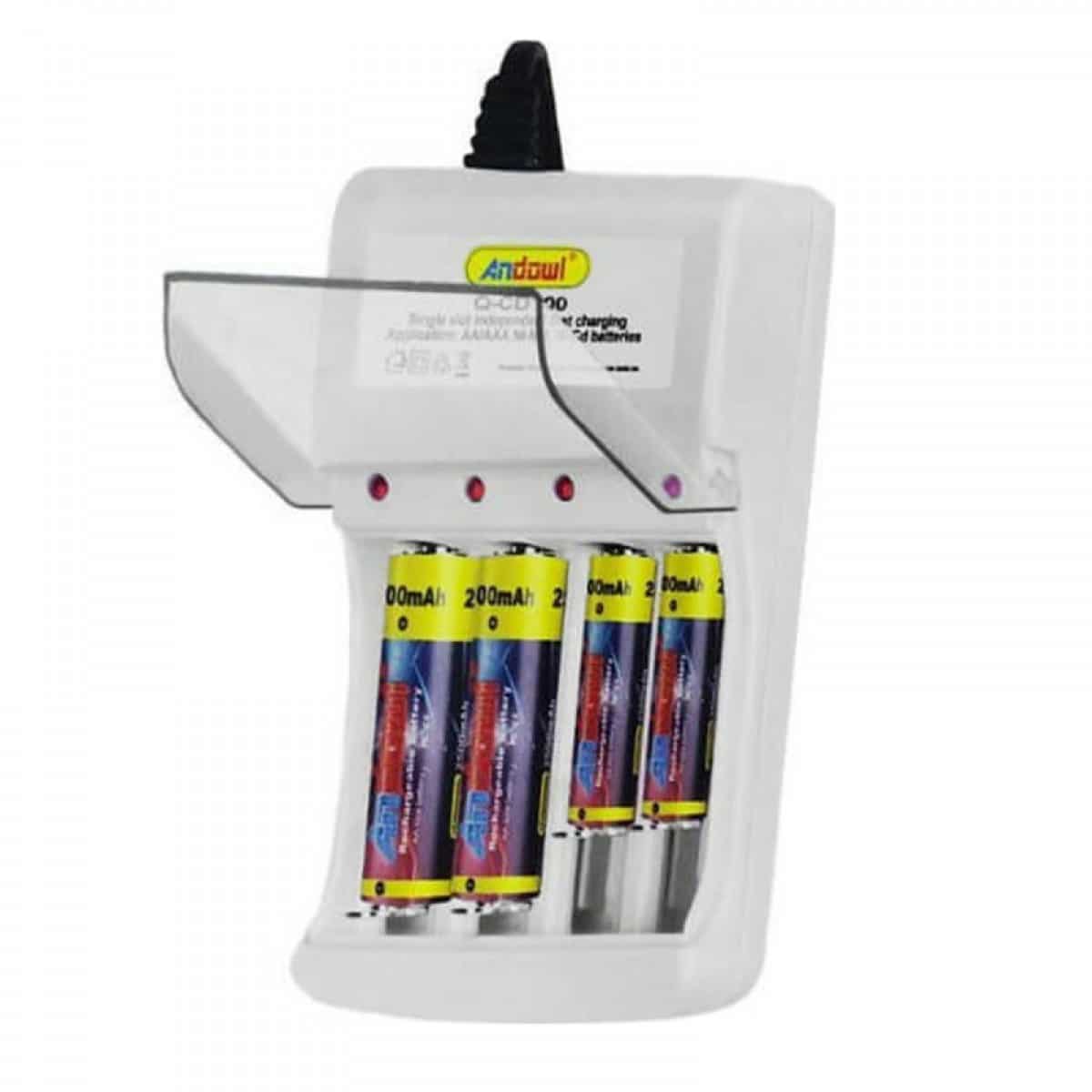 Φορτιστής πρίζας για επαναφορτιζόμενες μπαταρίες Δώρο 4 Μπαταρίες ΑΑ και 4 Μπαταρίες ΑΑΑ 20313